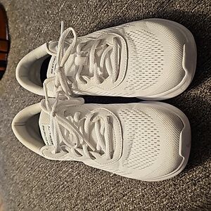 Skechers all white size 8 sneakers